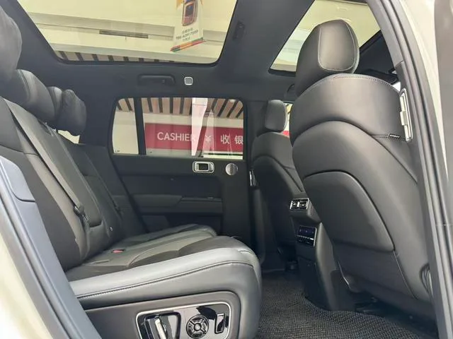 Li Auto L7 2023 Pro Edición interior foto 20
