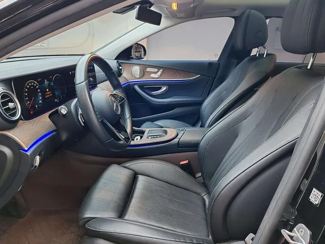 Mercedes-Benz E-Class 2022 E 300 L Luxury type Passenger car interior photo 11 Mercedes-Benz E-Class 2022 E 300 L Luxury type Passenger car interior photo 11