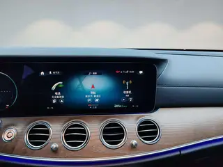 Mercedes-Benz E-Class 2022 E 300 L Luxury type Passenger car interior photo 13 Mercedes-Benz E-Class 2022 E 300 L Luxury type Passenger car interior photo 13