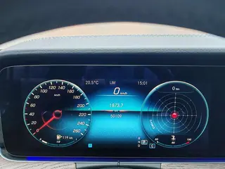 Mercedes-Benz E-Class 2022 E 300 L Luxury type Passenger car interior photo 16 Mercedes-Benz E-Class 2022 E 300 L Luxury type Passenger car interior photo 16