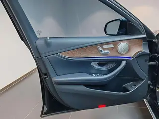 Mercedes-Benz E-Class 2022 E 300 L Luxury type Passenger car interior photo 17 Mercedes-Benz E-Class 2022 E 300 L Luxury type Passenger car interior photo 17