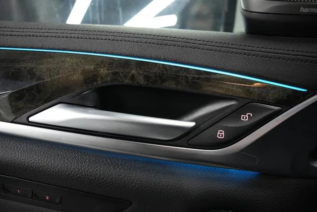 BMW 5 Series 2018 Reforma 530Li Tipo de lujo M Conjunto deportivo interior foto 13
