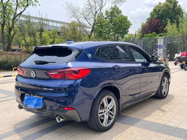 BMW X2 2020 sDrive25i Leading Type M Sports suit interior photo 20