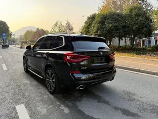 BMW X3 2021 xDrive30i Líder M Conjunto deportivo exterior foto 4