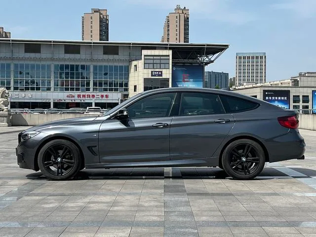 BMW 3 Series GT 2019 320i M Sports Obsidian Night Edition exterior photo 3