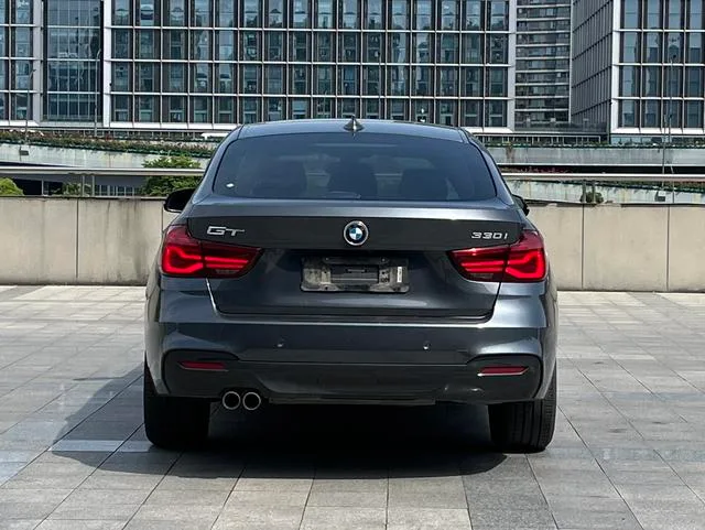 BMW 3 Series GT 2019 320i M Sports Obsidian Night Edition exterior photo 5