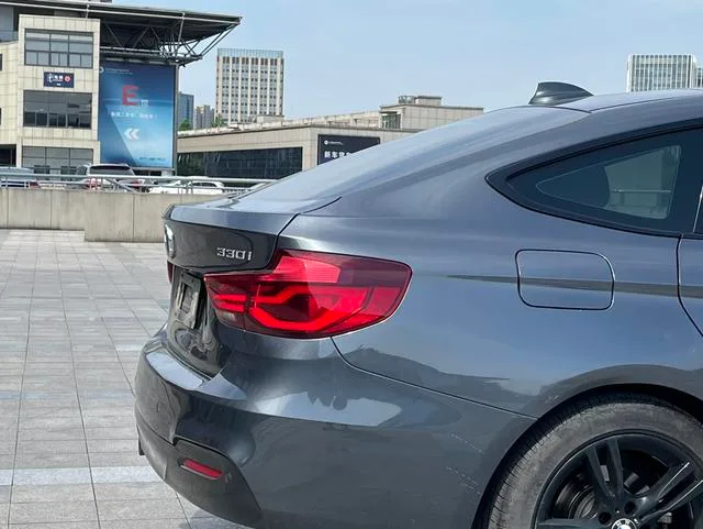 BMW 3 Series GT 2019 320i M Sports Obsidian Night Edition exterior photo 6