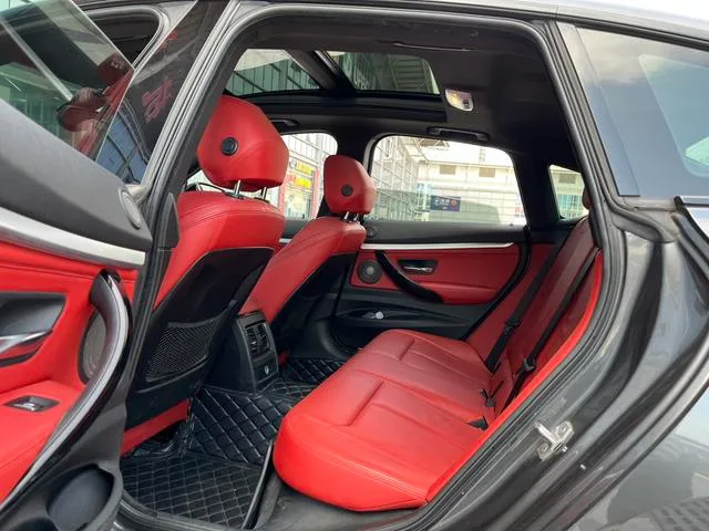 BMW 3 Series GT 2019 320i M Sports Obsidian Night Edition interior photo 12