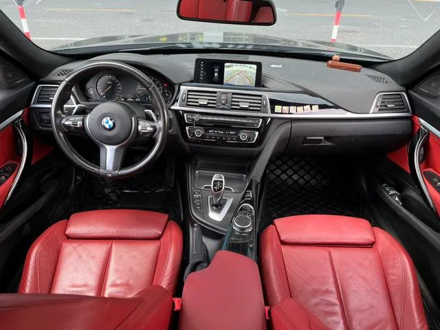 BMW 3 Series GT 2019 320i M Sports Obsidian Night Edition interior photo 13