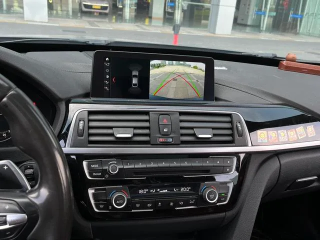 BMW 3 Series GT 2019 320i M Sports Obsidian Night Edition interior photo 17