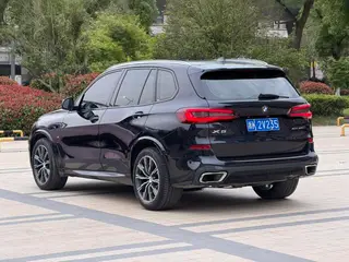 BMW X5 2021 xDrive30i M Sports suit interior photo 14