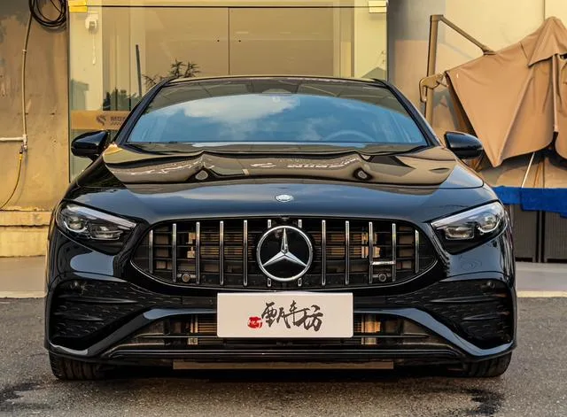 Mercedes-Benz Mercedes-AMG A-Class 2025 AMG A 35 4MATIC exterior photo 2