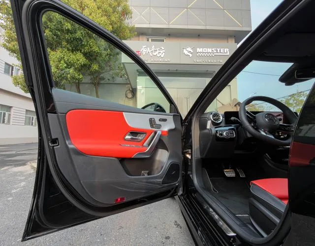 Mercedes-Benz Mercedes-AMG A-Class 2025 AMG A 35 4MATIC exterior photo 9