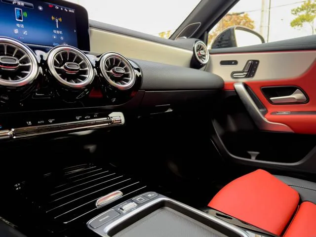 Mercedes-Benz Mercedes-AMG A-Class 2025 AMG A 35 4MATIC interior photo 12