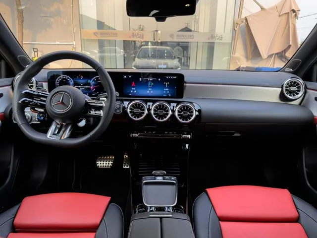 Mercedes-Benz Mercedes-AMG A-Class 2025 AMG A 35 4MATIC interior photo 16