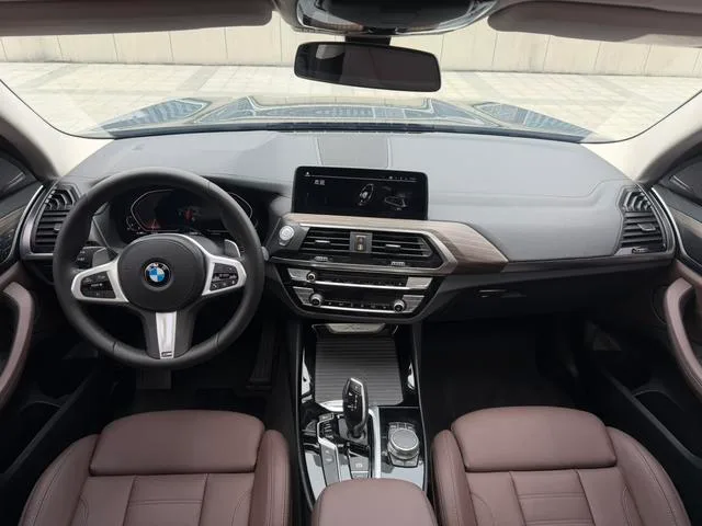 BMW X3 2021 xDrive28i M Sports suit interior photo 6