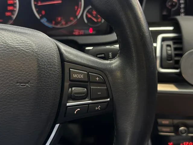 BMW 5 Series GT 2014 528i Leading Type interior photo 11 BMW 5 Series GT 2014 528i Leading Type interior photo 11