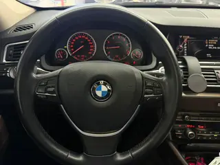 BMW 5 Series GT 2014 528i Leading Type interior photo 12 BMW 5 Series GT 2014 528i Leading Type interior photo 12