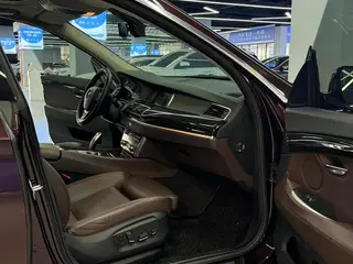 BMW 5 Series GT 2014 528i Leading Type interior photo 20 BMW 5 Series GT 2014 528i Leading Type interior photo 20