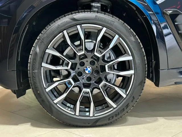 BMW X5 2025 xDrive40Li M Traje nocturno deportivo Yao interior foto 13