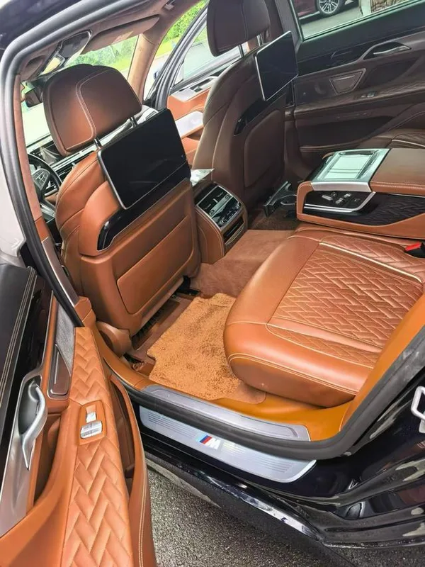 BMW 7 Series 2022 740Li xDrive Administrative M Sports suit exterior photo 3