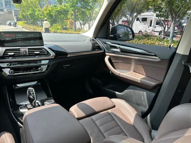 BMW X3 2019 xDrive28i M Sports suit interior photo 10