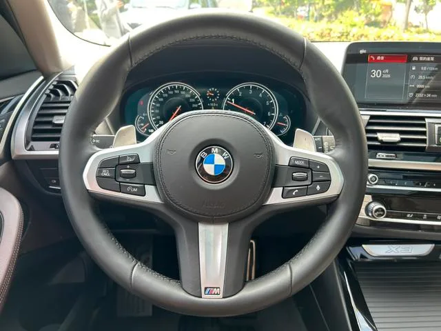 BMW X3 2019 xDrive28i M Sports suit interior photo 12