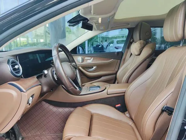Mercedes-Benz E-Class 2022 E 300 L De lujo Coche exterior foto 9 Mercedes-Benz E-Class 2022 E 300 L De lujo Coche exterior foto 9
