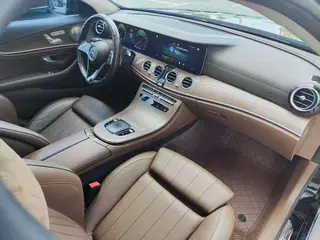 Mercedes-Benz E-Class 2022 E 300 L De lujo Coche interior foto 19 Mercedes-Benz E-Class 2022 E 300 L De lujo Coche interior foto 19