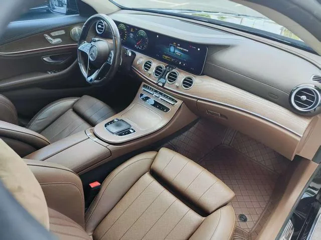 Mercedes-Benz E-Class 2022 E 300 L De lujo Coche interior foto 19 Mercedes-Benz E-Class 2022 E 300 L De lujo Coche interior foto 19