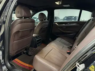 BMW 5 Series 2020 525Li M Спортивный костюм интерьер фото 8
