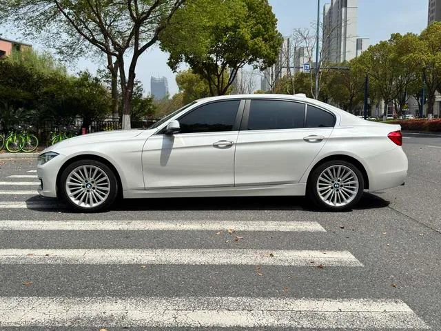 BMW 3 Series 2018 320Li Estilo de moda exterior foto 4