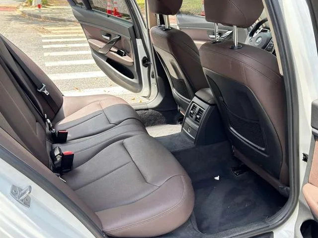 BMW 3 Series 2018 320Li Estilo de moda interior foto 11
