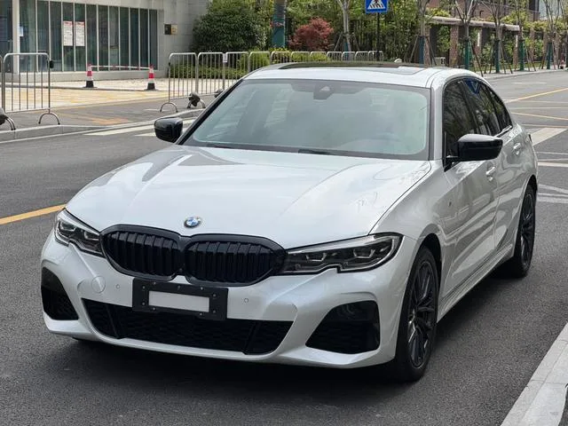 BMW 3 Series 2021 Restyling 325Li M Sports Night Suit exterior photo 1 BMW 3 Series 2021 Restyling 325Li M Sports Night Suit exterior photo 1