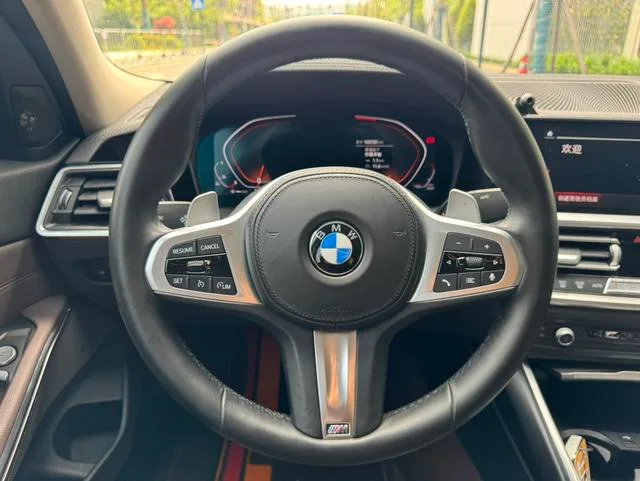 BMW 3 Series 2021 Restyling 325Li M Sports Night Suit interior photo 14 BMW 3 Series 2021 Restyling 325Li M Sports Night Suit interior photo 14