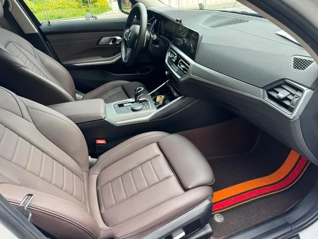 BMW 3 Series 2021 Restyling 325Li M Sports Night Suit interior photo 16 BMW 3 Series 2021 Restyling 325Li M Sports Night Suit interior photo 16