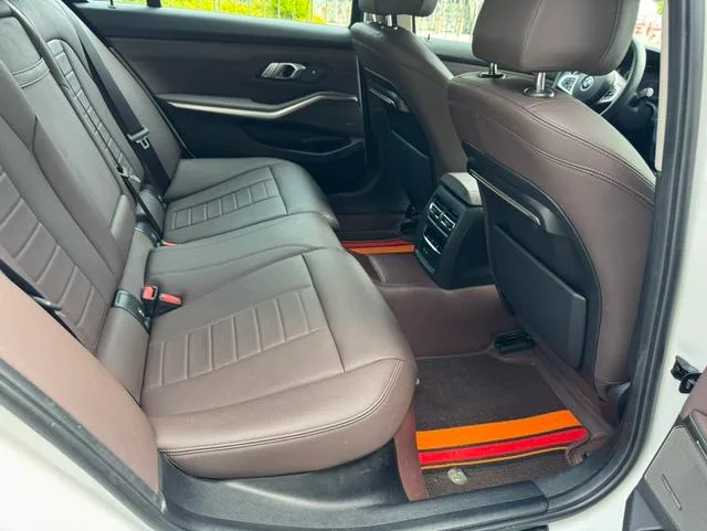 BMW 3 Series 2021 Restyling 325Li M Sports Night Suit interior photo 19 BMW 3 Series 2021 Restyling 325Li M Sports Night Suit interior photo 19
