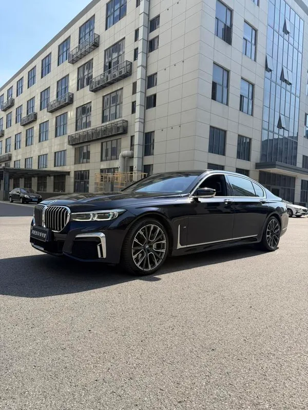 BMW 7 Series 2021 740Li Type de luxe M Ensemble de sport extérieur photo 1 BMW 7 Series 2021 740Li Type de luxe M Ensemble de sport extérieur photo 1