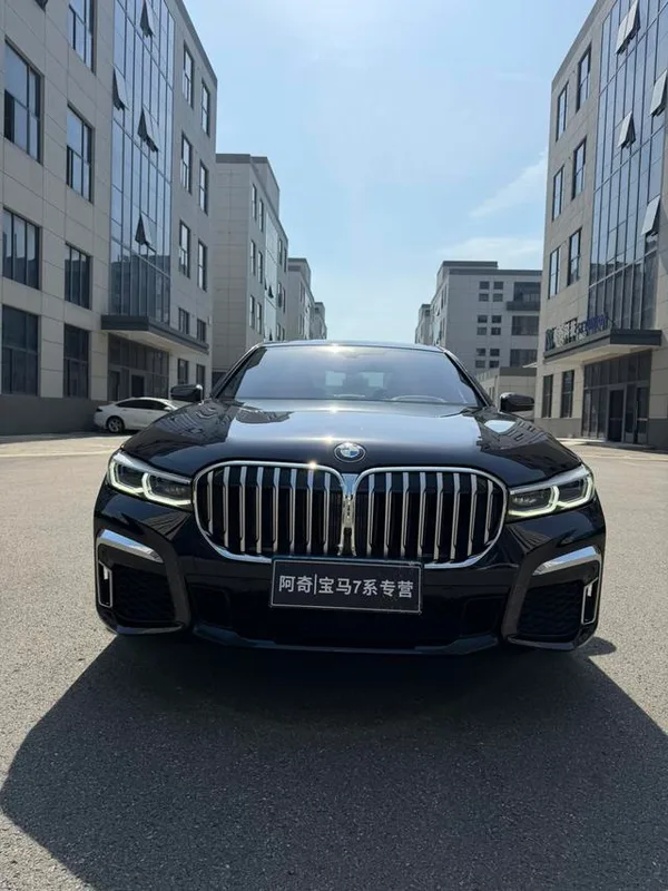 BMW 7 Series 2021 740Li Type de luxe M Ensemble de sport extérieur photo 3 BMW 7 Series 2021 740Li Type de luxe M Ensemble de sport extérieur photo 3