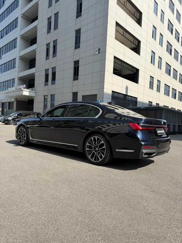 BMW 7 Series 2021 740Li Type de luxe M Ensemble de sport intérieur photo 9 BMW 7 Series 2021 740Li Type de luxe M Ensemble de sport intérieur photo 9