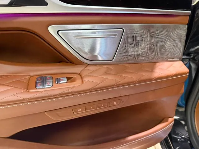 BMW 7 Series 2021 740Li xDrive Type administratif Ensemble de luxe extérieur photo 7 BMW 7 Series 2021 740Li xDrive Type administratif Ensemble de luxe extérieur photo 7