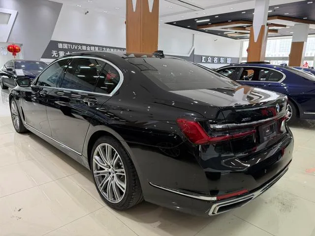 BMW 7 Series 2021 740Li xDrive Type administratif Ensemble de luxe intérieur photo 10 BMW 7 Series 2021 740Li xDrive Type administratif Ensemble de luxe intérieur photo 10