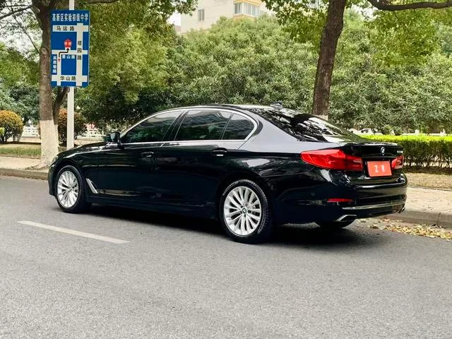 BMW 5 Series 2019 Restyling 530Li Premium Class Luxury Set exterior photo 4