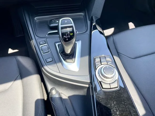BMW 3 Series 2017 320Li M Спортивный интерьер фото 13