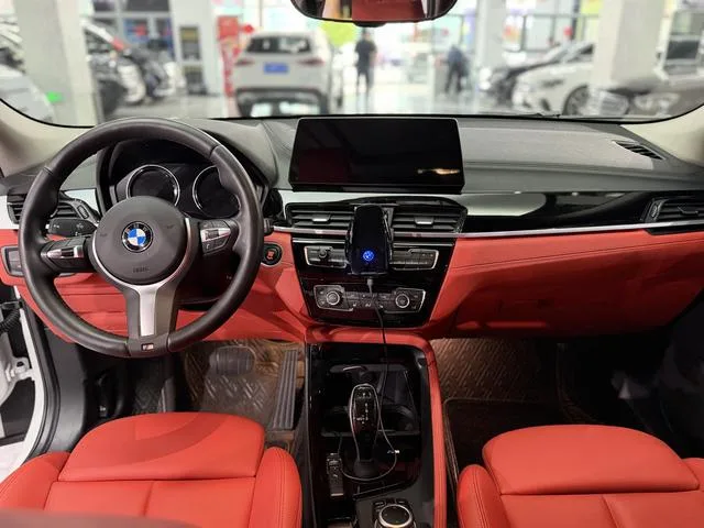 BMW X2 2021 sDrive25i Leading Type M Sports suit interior photo 9
