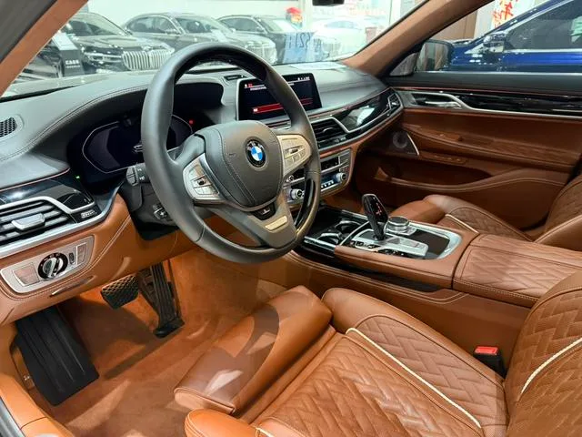 BMW 7 Series 2021 740Li xDrive Type administratif Ensemble de luxe extérieur photo 4 BMW 7 Series 2021 740Li xDrive Type administratif Ensemble de luxe extérieur photo 4