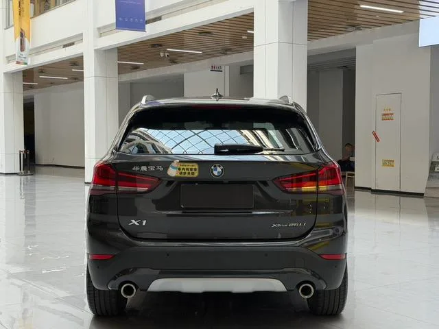 BMW X1 2021 xDrive25Li Premium Class exterior photo 5