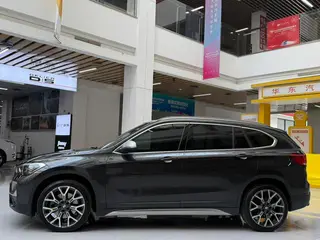 BMW X1 2021 xDrive25Li Premium Class exterior photo 9