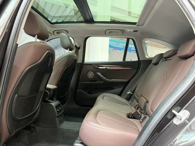 BMW X1 2021 xDrive25Li Premium Class interior photo 12