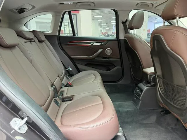 BMW X1 2021 xDrive25Li Premium Class interior photo 16